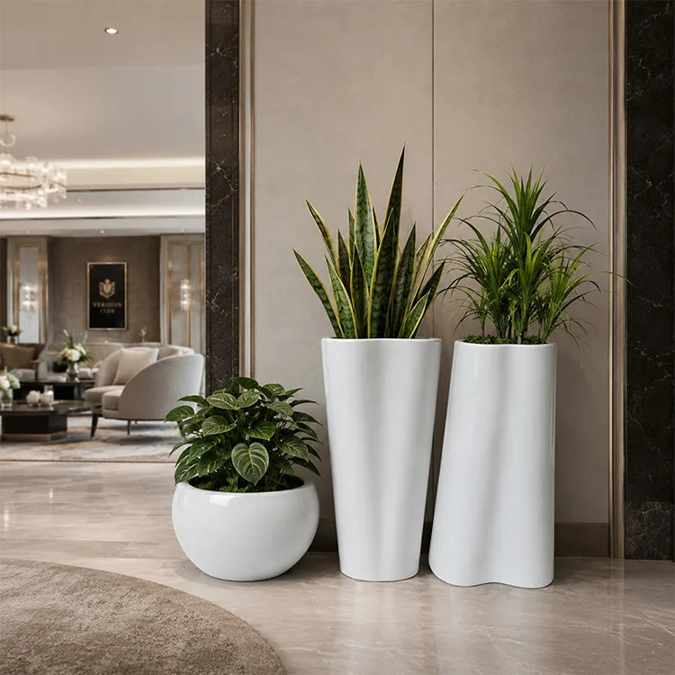 Jardinière en fibre de verre blanc brillant
