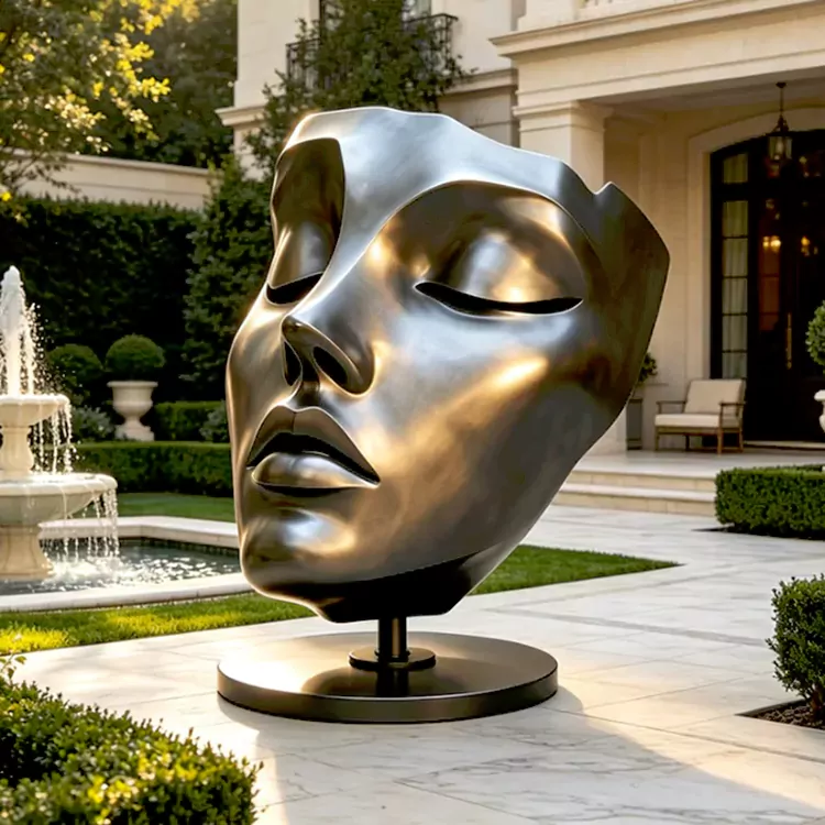 Grande sculpture de visage abstraite moderne